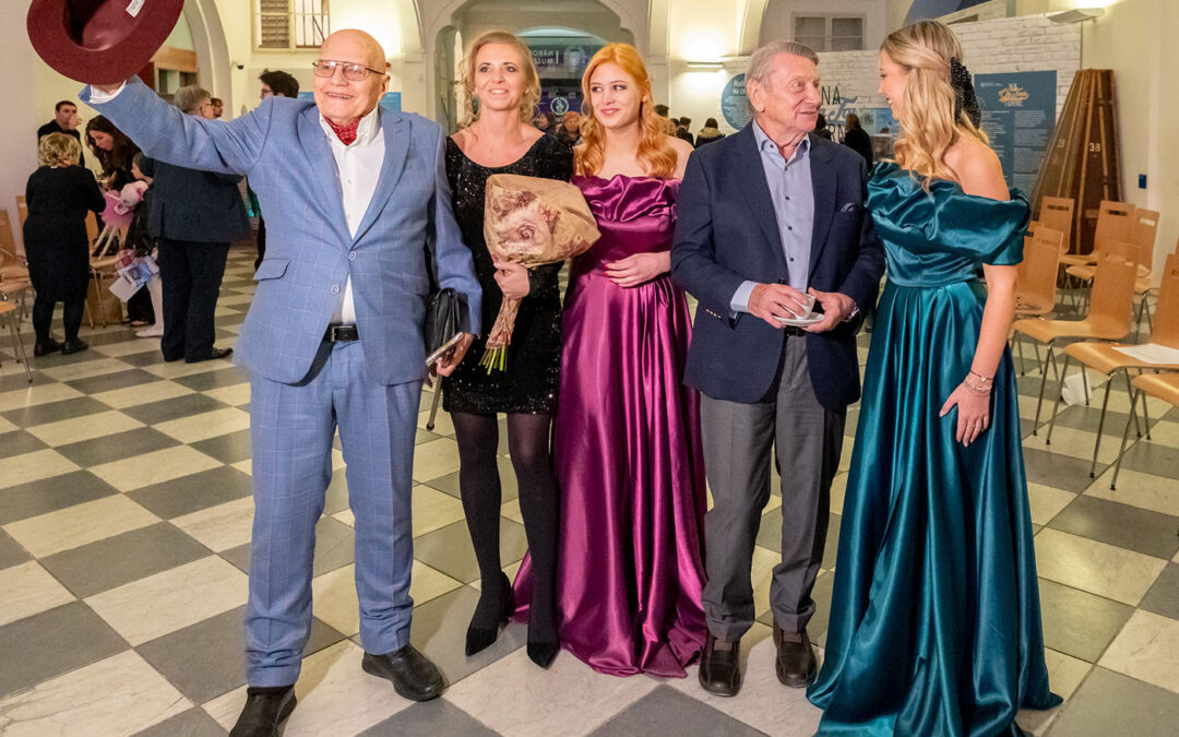 Adoptuj panenku – zachráníš dítě